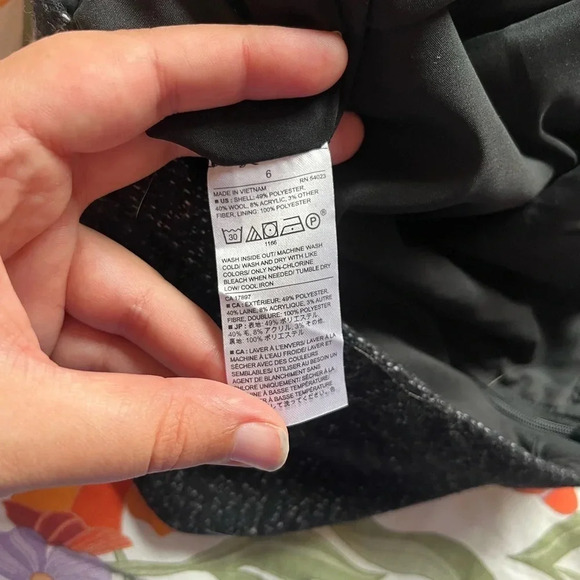 NWT Banana Republic Women’s Tweed Short Mini Skirt  Black Gray Size 6 Crossover - Picture 7 of 7